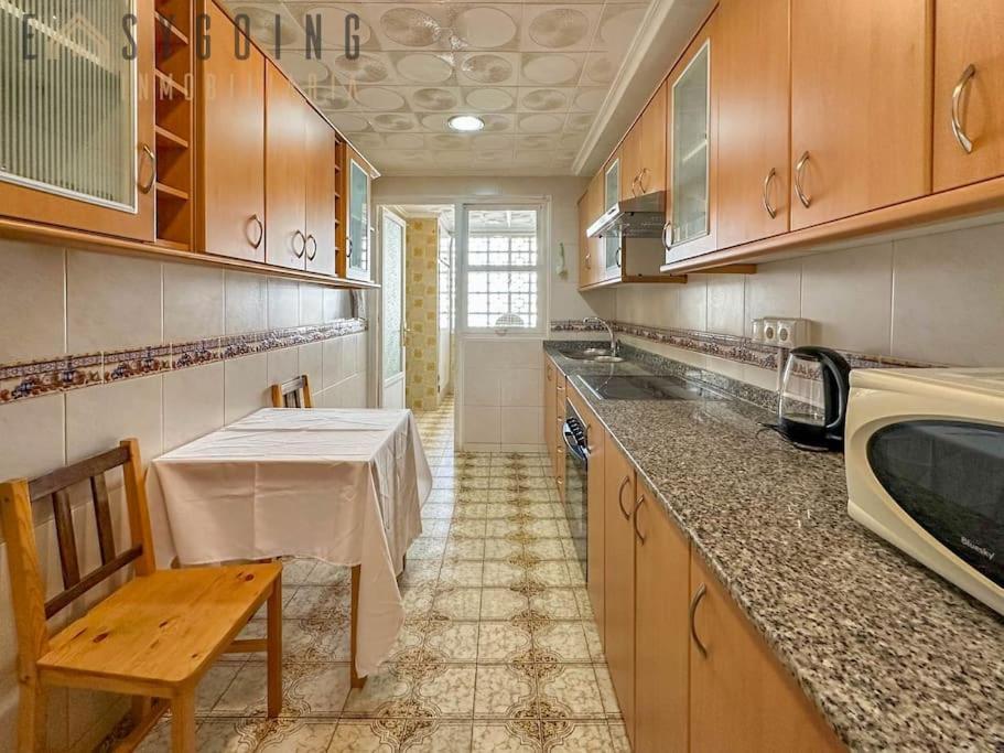 Bright Apartment In The Centre Санта Пола Екстериор снимка